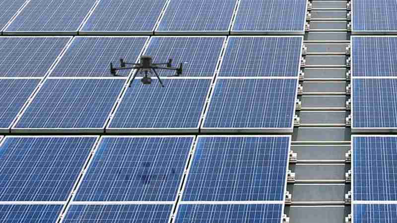 MG电玩以无人机搭配IR Sensor热显像技术进行全方面模块健检，，，，有效降低人力成本并提升发电量