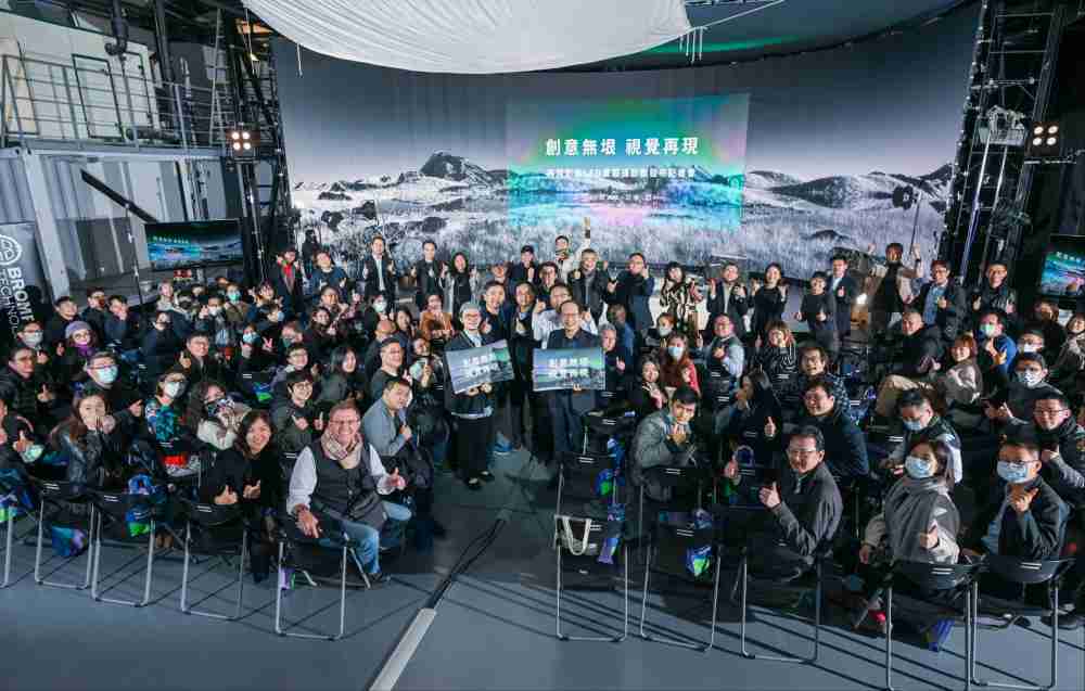 再现影像LED虚拟制作摄影棚整合拍摄场景、、、、内容制作、、、技术指导到设备租借一站式服务，，，可望提升LED虚拟制作的影视效能，，，，进而产出更多高质量细致作品